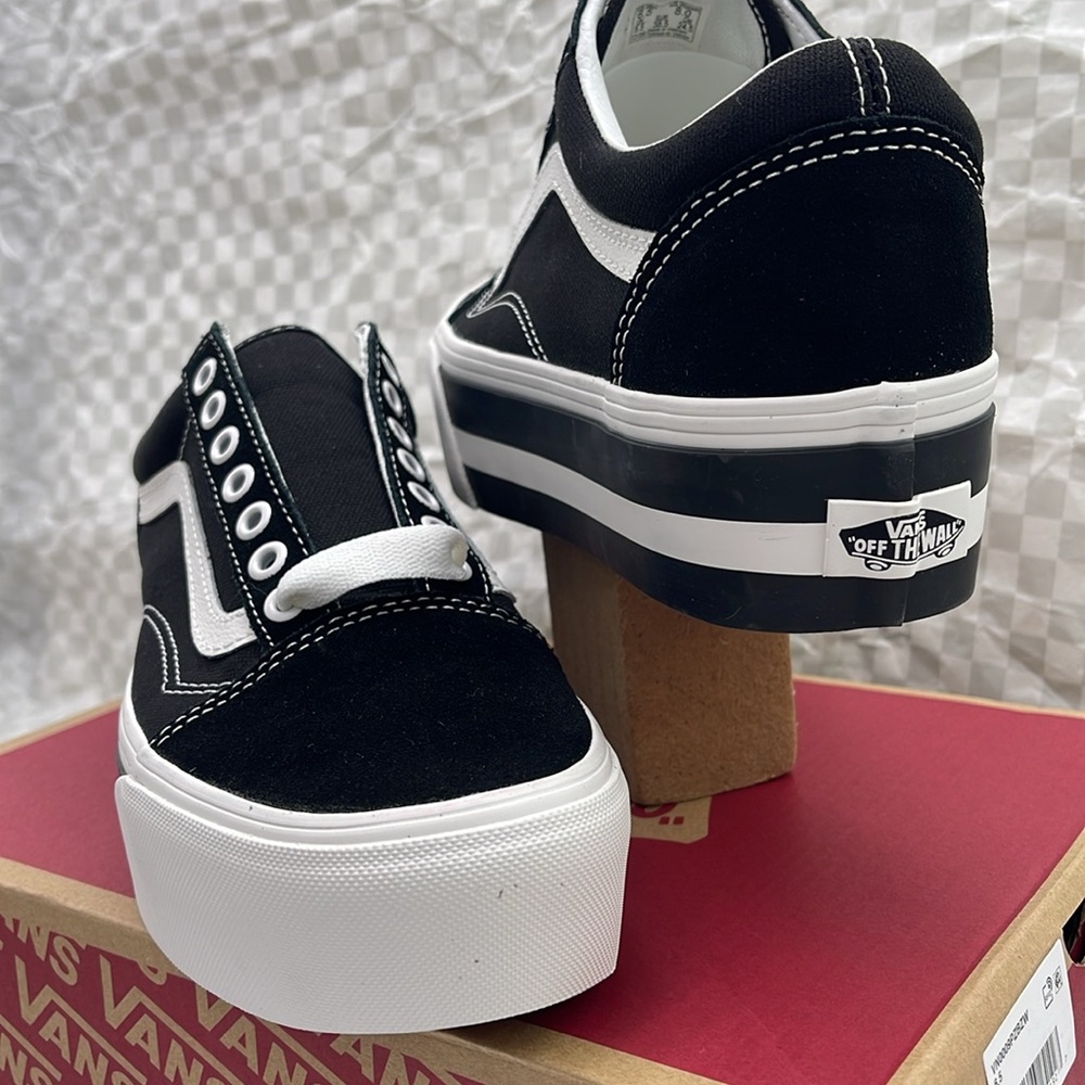 Vans Men’s Platform Sneakers Old Skool Stackform
Smarten Up Black/Wt
VN0009PZBZW - Picture 11 of 16